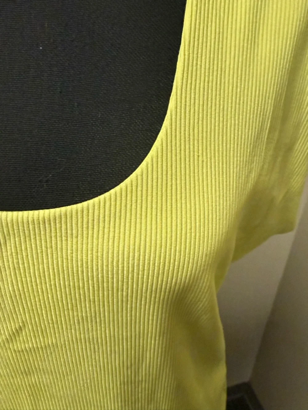 Tahari Lime Green Ribbed Tank Top XL Stretch Scoop Neck Summer Basic Chic - Picture 3 of 10